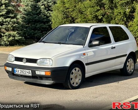 Белый Фольксваген Гольф, объемом двигателя 1.8 л и пробегом 216 тыс. км за 3399 $, фото 3 на Automoto.ua