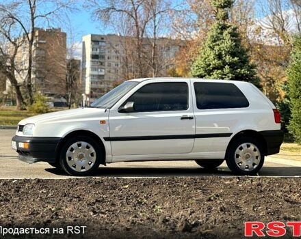 Белый Фольксваген Гольф, объемом двигателя 1.8 л и пробегом 216 тыс. км за 3399 $, фото 4 на Automoto.ua