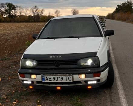 Белый Фольксваген Гольф, объемом двигателя 1.9 л и пробегом 600 тыс. км за 3500 $, фото 1 на Automoto.ua