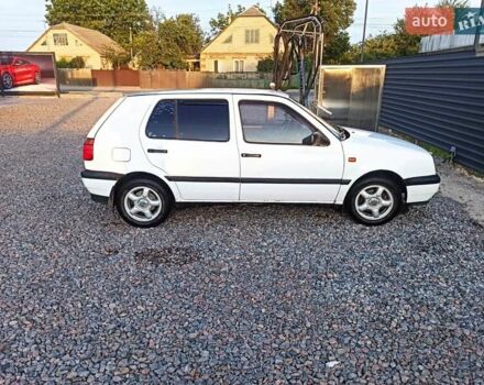 Білий Фольксваген Гольф, об'ємом двигуна 1.78 л та пробігом 240 тис. км за 2400 $, фото 5 на Automoto.ua