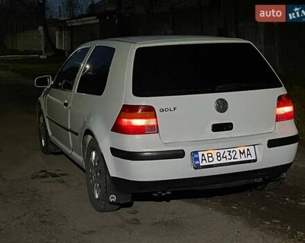 Белый Фольксваген Гольф, объемом двигателя 1.39 л и пробегом 416 тыс. км за 3800 $, фото 5 на Automoto.ua