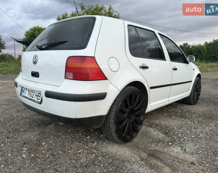 Белый Фольксваген Гольф, объемом двигателя 1.6 л и пробегом 263 тыс. км за 3000 $, фото 6 на Automoto.ua
