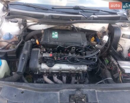 Белый Фольксваген Гольф, объемом двигателя 1.4 л и пробегом 347 тыс. км за 2900 $, фото 3 на Automoto.ua