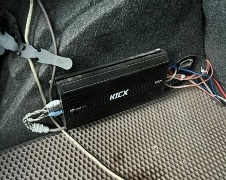 Белый Фольксваген Гольф, объемом двигателя 1.6 л и пробегом 301 тыс. км за 3500 $, фото 4 на Automoto.ua