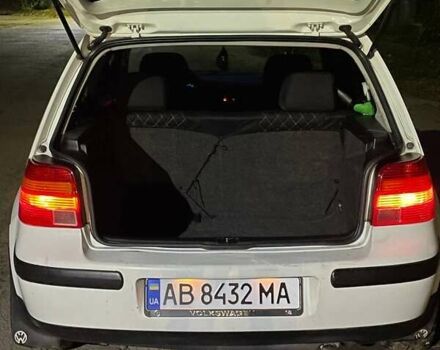 Белый Фольксваген Гольф, объемом двигателя 1.39 л и пробегом 416 тыс. км за 3800 $, фото 3 на Automoto.ua