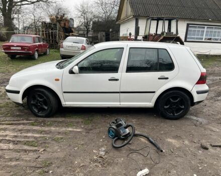 Белый Фольксваген Гольф, объемом двигателя 1.9 л и пробегом 300 тыс. км за 1250 $, фото 2 на Automoto.ua