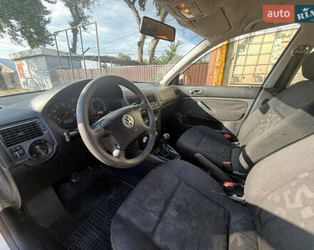 Белый Фольксваген Гольф, объемом двигателя 1.6 л и пробегом 263 тыс. км за 3000 $, фото 12 на Automoto.ua