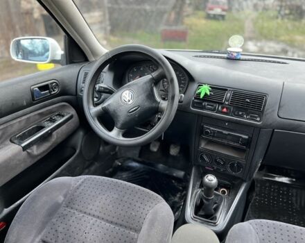 Белый Фольксваген Гольф, объемом двигателя 1.9 л и пробегом 300 тыс. км за 1250 $, фото 3 на Automoto.ua