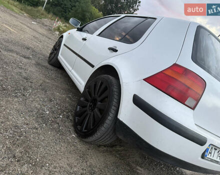 Белый Фольксваген Гольф, объемом двигателя 1.6 л и пробегом 263 тыс. км за 3000 $, фото 9 на Automoto.ua