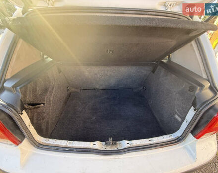 Белый Фольксваген Гольф, объемом двигателя 1.6 л и пробегом 263 тыс. км за 3000 $, фото 22 на Automoto.ua