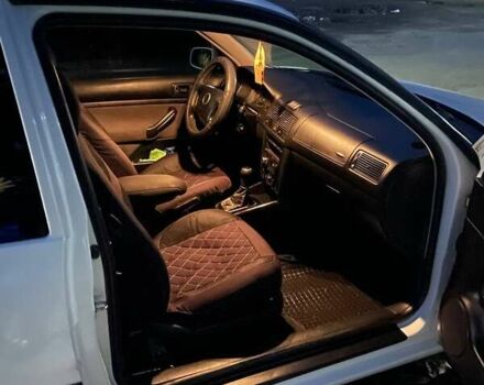 Белый Фольксваген Гольф, объемом двигателя 1.39 л и пробегом 416 тыс. км за 3800 $, фото 6 на Automoto.ua