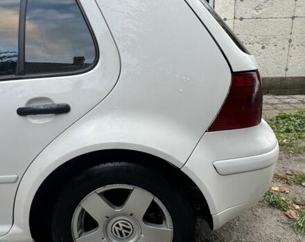 Белый Фольксваген Гольф, объемом двигателя 1.6 л и пробегом 301 тыс. км за 3500 $, фото 1 на Automoto.ua