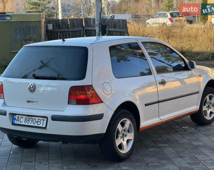 Белый Фольксваген Гольф, объемом двигателя 1.6 л и пробегом 322 тыс. км за 3350 $, фото 3 на Automoto.ua