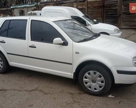 Белый Фольксваген Гольф, объемом двигателя 1.6 л и пробегом 298 тыс. км за 4200 $, фото 1 на Automoto.ua