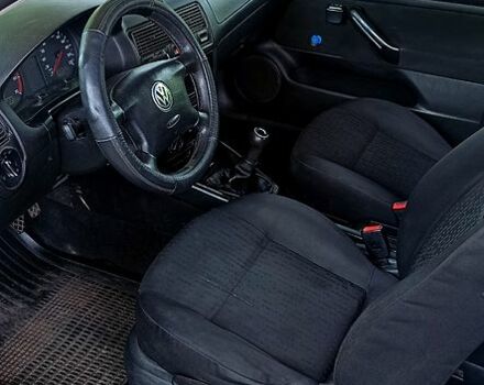 Білий Фольксваген Гольф, об'ємом двигуна 1.4 л та пробігом 300 тис. км за 2650 $, фото 3 на Automoto.ua