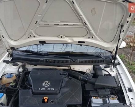 Белый Фольксваген Гольф, объемом двигателя 1.6 л и пробегом 298 тыс. км за 4200 $, фото 6 на Automoto.ua