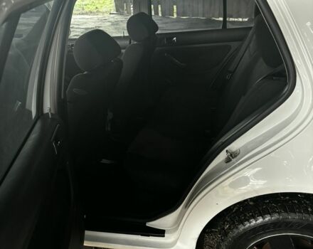 Белый Фольксваген Гольф, объемом двигателя 1.8 л и пробегом 273 тыс. км за 2050 $, фото 6 на Automoto.ua