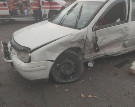 Белый Фольксваген Гольф, объемом двигателя 2 л и пробегом 200 тыс. км за 1500 $, фото 6 на Automoto.ua