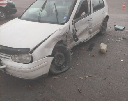 Белый Фольксваген Гольф, объемом двигателя 2 л и пробегом 200 тыс. км за 1500 $, фото 1 на Automoto.ua