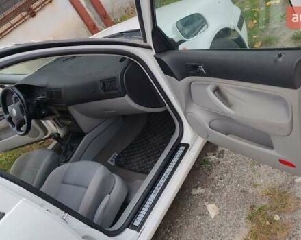 Белый Фольксваген Гольф, объемом двигателя 1.4 л и пробегом 319 тыс. км за 3500 $, фото 8 на Automoto.ua