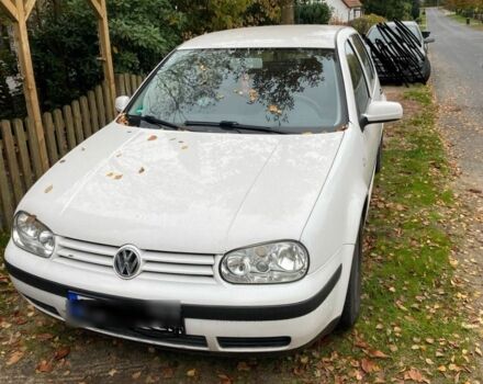 Белый Фольксваген Гольф, объемом двигателя 1.6 л и пробегом 200 тыс. км за 3999 $, фото 6 на Automoto.ua