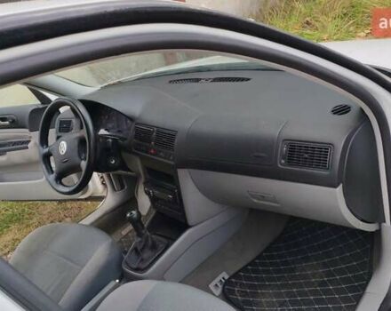 Белый Фольксваген Гольф, объемом двигателя 1.4 л и пробегом 319 тыс. км за 3500 $, фото 10 на Automoto.ua