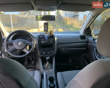 Белый Фольксваген Гольф, объемом двигателя 1.97 л и пробегом 290 тыс. км за 5300 $, фото 14 на Automoto.ua