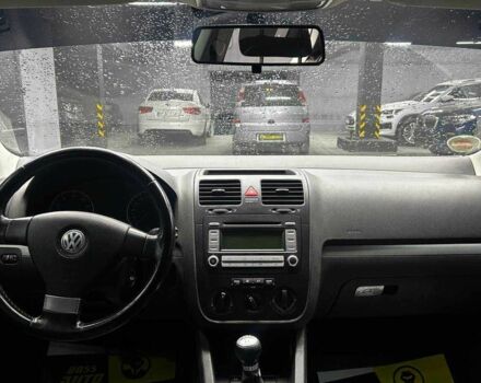 Белый Фольксваген Гольф, объемом двигателя 1.6 л и пробегом 135 тыс. км за 6400 $, фото 8 на Automoto.ua