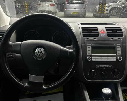 Белый Фольксваген Гольф, объемом двигателя 1.6 л и пробегом 135 тыс. км за 6400 $, фото 7 на Automoto.ua