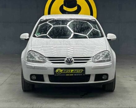 Белый Фольксваген Гольф, объемом двигателя 1.6 л и пробегом 135 тыс. км за 6400 $, фото 1 на Automoto.ua