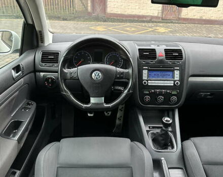 Белый Фольксваген Гольф, объемом двигателя 1.6 л и пробегом 215 тыс. км за 6500 $, фото 83 на Automoto.ua