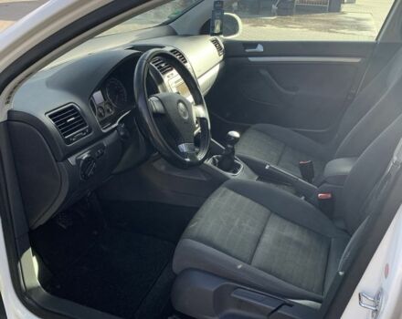 Білий Фольксваген Гольф, об'ємом двигуна 1.4 л та пробігом 180 тис. км за 5750 $, фото 9 на Automoto.ua