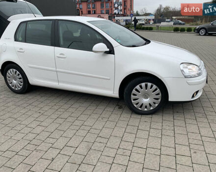 Белый Фольксваген Гольф, объемом двигателя 1.4 л и пробегом 181 тыс. км за 5570 $, фото 4 на Automoto.ua