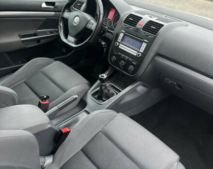 Белый Фольксваген Гольф, объемом двигателя 1.6 л и пробегом 215 тыс. км за 6500 $, фото 82 на Automoto.ua