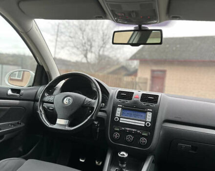 Белый Фольксваген Гольф, объемом двигателя 1.6 л и пробегом 215 тыс. км за 6500 $, фото 94 на Automoto.ua