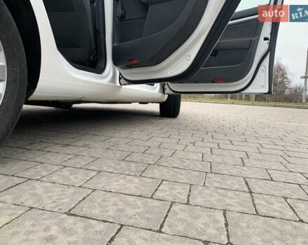 Белый Фольксваген Гольф, объемом двигателя 1.4 л и пробегом 181 тыс. км за 5570 $, фото 62 на Automoto.ua