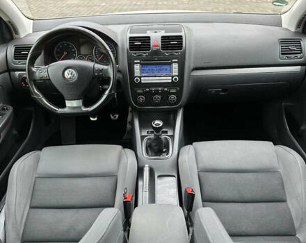 Белый Фольксваген Гольф, объемом двигателя 1.6 л и пробегом 215 тыс. км за 6500 $, фото 84 на Automoto.ua