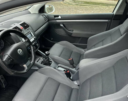 Белый Фольксваген Гольф, объемом двигателя 1.6 л и пробегом 215 тыс. км за 6500 $, фото 95 на Automoto.ua