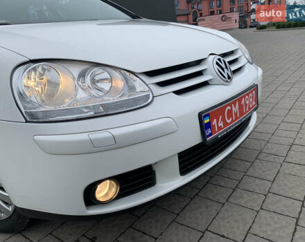 Белый Фольксваген Гольф, объемом двигателя 1.4 л и пробегом 181 тыс. км за 5570 $, фото 7 на Automoto.ua