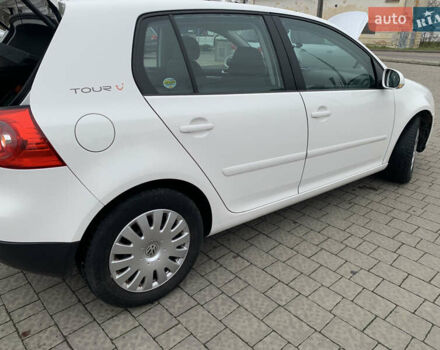 Белый Фольксваген Гольф, объемом двигателя 1.4 л и пробегом 181 тыс. км за 5570 $, фото 9 на Automoto.ua