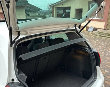 Белый Фольксваген Гольф, объемом двигателя 1.6 л и пробегом 215 тыс. км за 6500 $, фото 140 на Automoto.ua