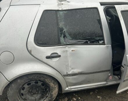 Белый Фольксваген Гольф, объемом двигателя 2.5 л и пробегом 213 тыс. км за 1500 $, фото 2 на Automoto.ua