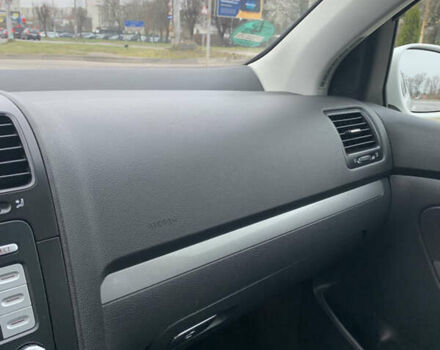 Белый Фольксваген Гольф, объемом двигателя 1.4 л и пробегом 181 тыс. км за 5570 $, фото 35 на Automoto.ua