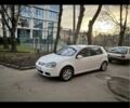 Белый Фольксваген Гольф, объемом двигателя 1.6 л и пробегом 280 тыс. км за 5600 $, фото 5 на Automoto.ua