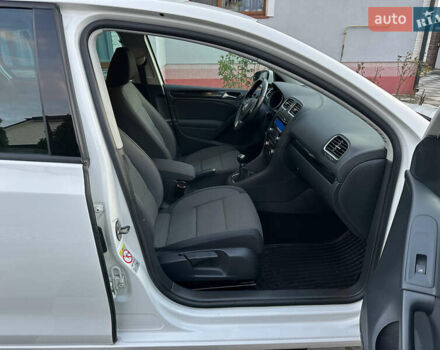 Белый Фольксваген Гольф, объемом двигателя 1.8 л и пробегом 103 тыс. км за 8500 $, фото 61 на Automoto.ua