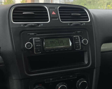 Білий Фольксваген Гольф, об'ємом двигуна 1.6 л та пробігом 185 тис. км за 7799 $, фото 28 на Automoto.ua