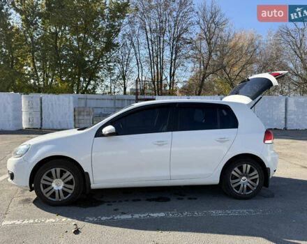 Белый Фольксваген Гольф, объемом двигателя 1.6 л и пробегом 120 тыс. км за 9500 $, фото 3 на Automoto.ua