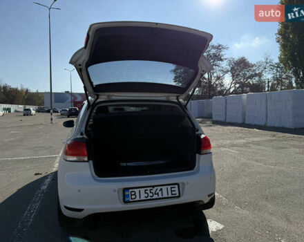 Белый Фольксваген Гольф, объемом двигателя 1.6 л и пробегом 120 тыс. км за 9500 $, фото 4 на Automoto.ua