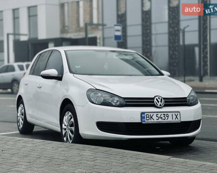 Белый Фольксваген Гольф, объемом двигателя 1.39 л и пробегом 229 тыс. км за 6800 $, фото 1 на Automoto.ua
