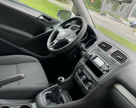 Білий Фольксваген Гольф, об'ємом двигуна 1.6 л та пробігом 185 тис. км за 7799 $, фото 26 на Automoto.ua